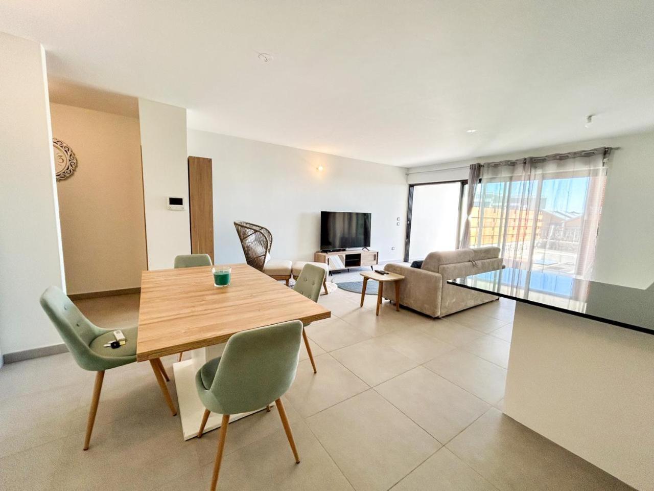 Le Reve Bleu Grand Anse Apartment Petite-Ile Luaran gambar